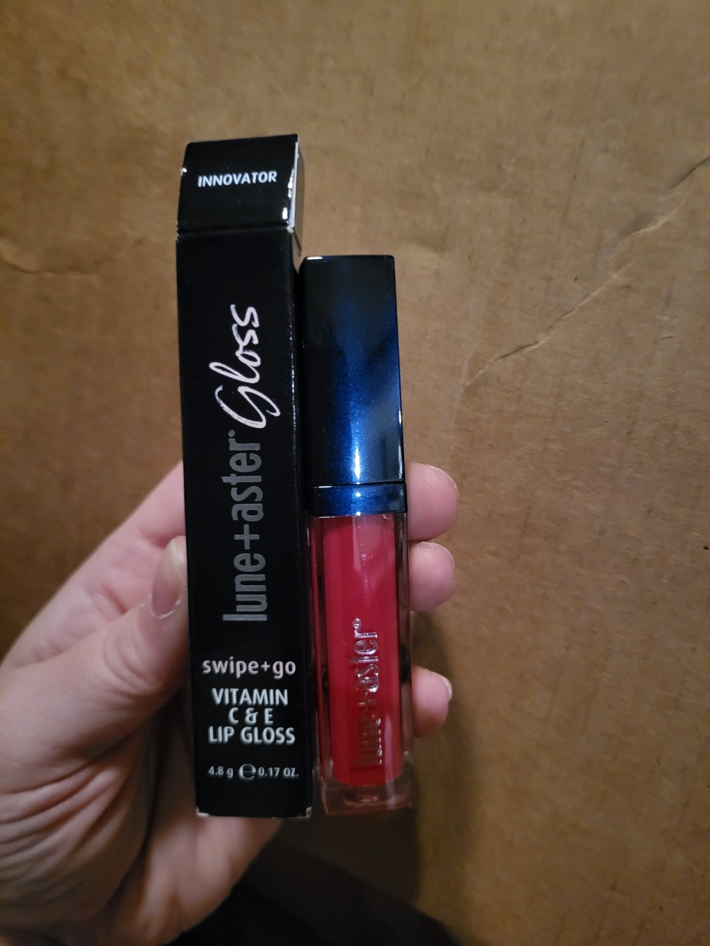 Gloss Swipe+Go Vitamin C & E Lip Gloss — Innovator Red
